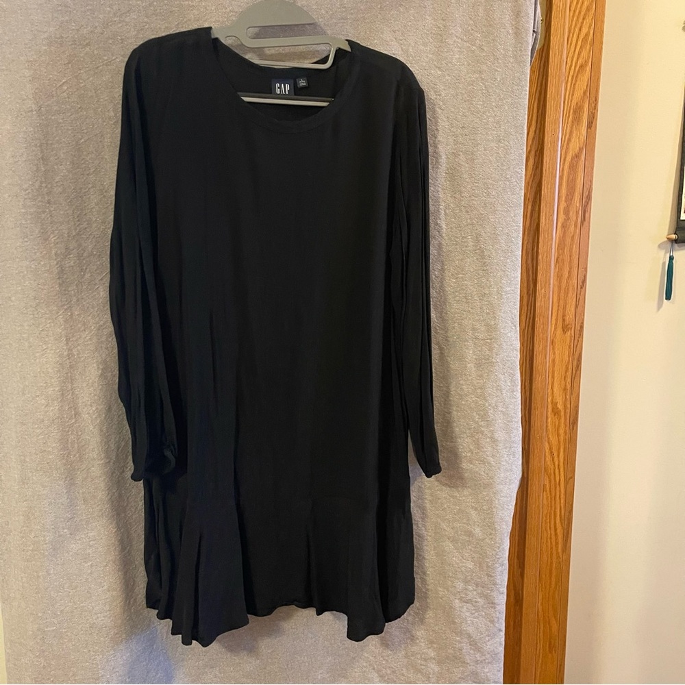 GAP Classic Black Top